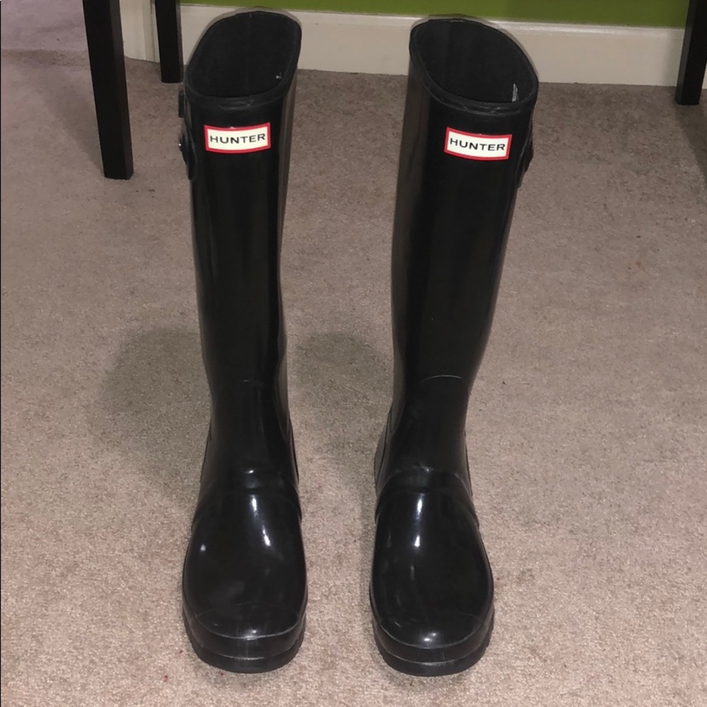 Size 9 women’s black Hunter rainboots
